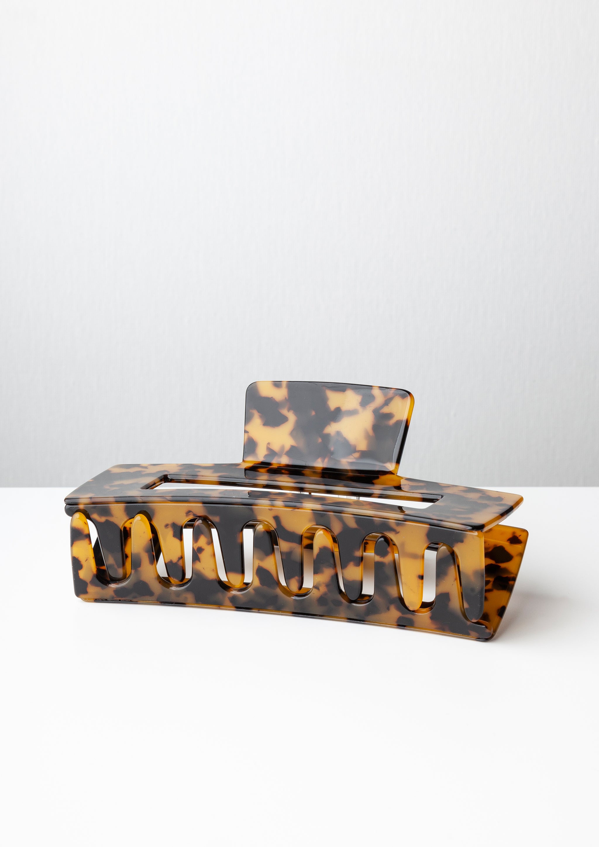 Bondi Claw Clip in Tortoise Shell