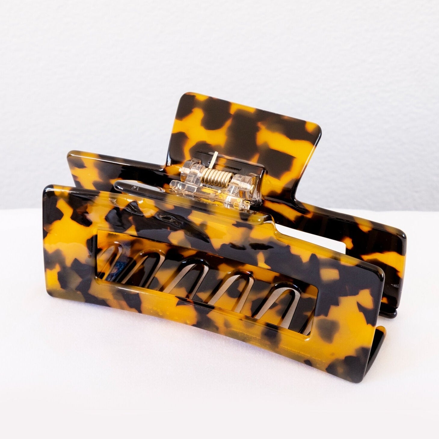 Clovelly Claw Clip in Tortoise Shell